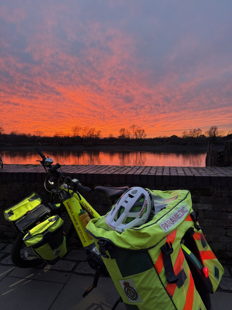 Happy Saturday! 
It’s been a lovely day for cycling 🚲☀️  
As the sun sets on Saturday evening 🌅 remember to use 999 wisely

Remember NHS 111 are available for any non-emergency issues or urgent advice. 

Have a great weekend &amp; thanks to all #TeamLAS colleagues working💚