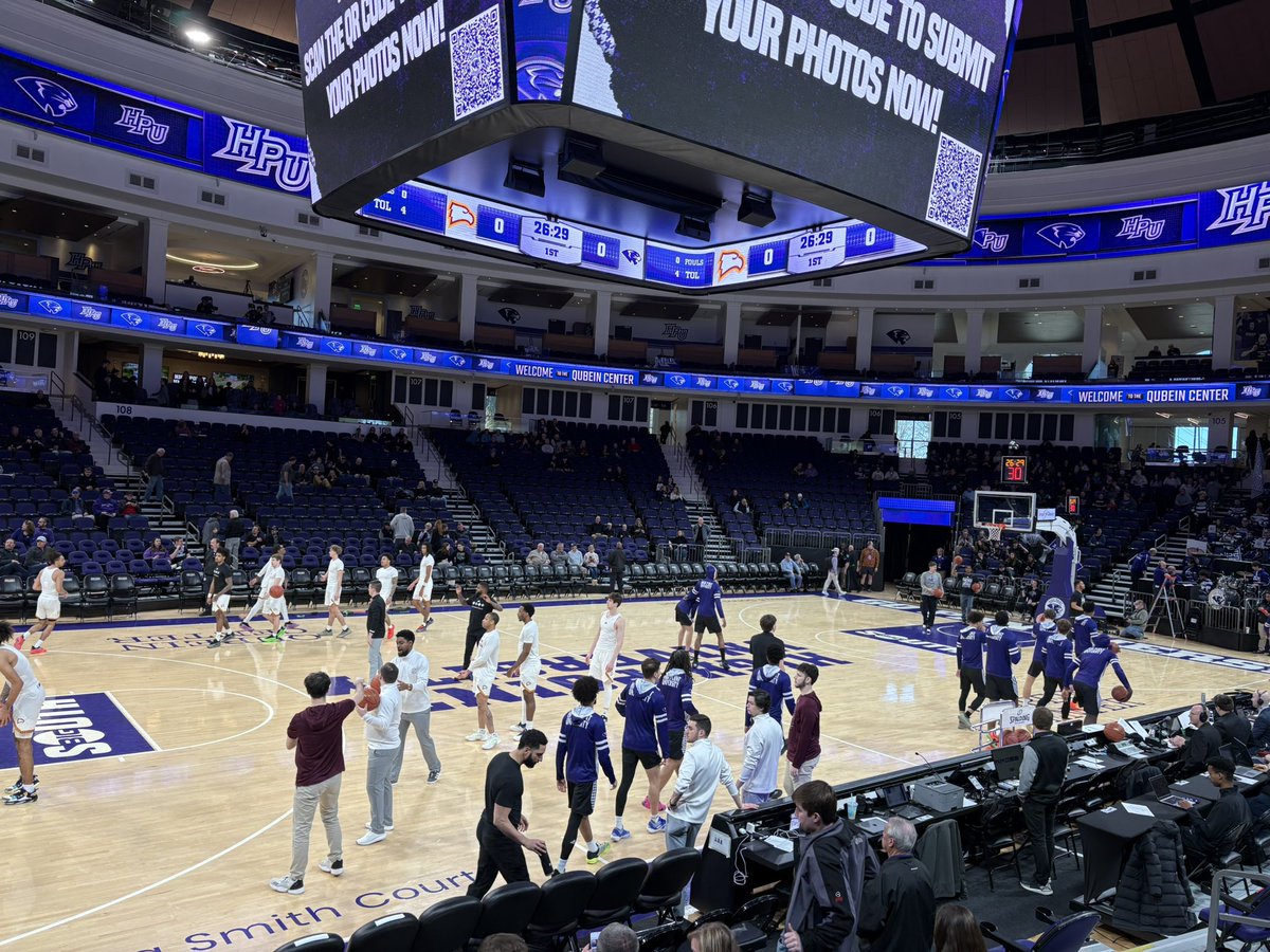 CBBNation247's tweet photo. 📍 Quebin Center - High Point, NC 

🏠- @HPUMBB 

Capacity - 5,000

Cost - $170,000,000 

Arguably the best and most impressive mid/low-major arena in the country! https://t.co/uETF9s2rTc
