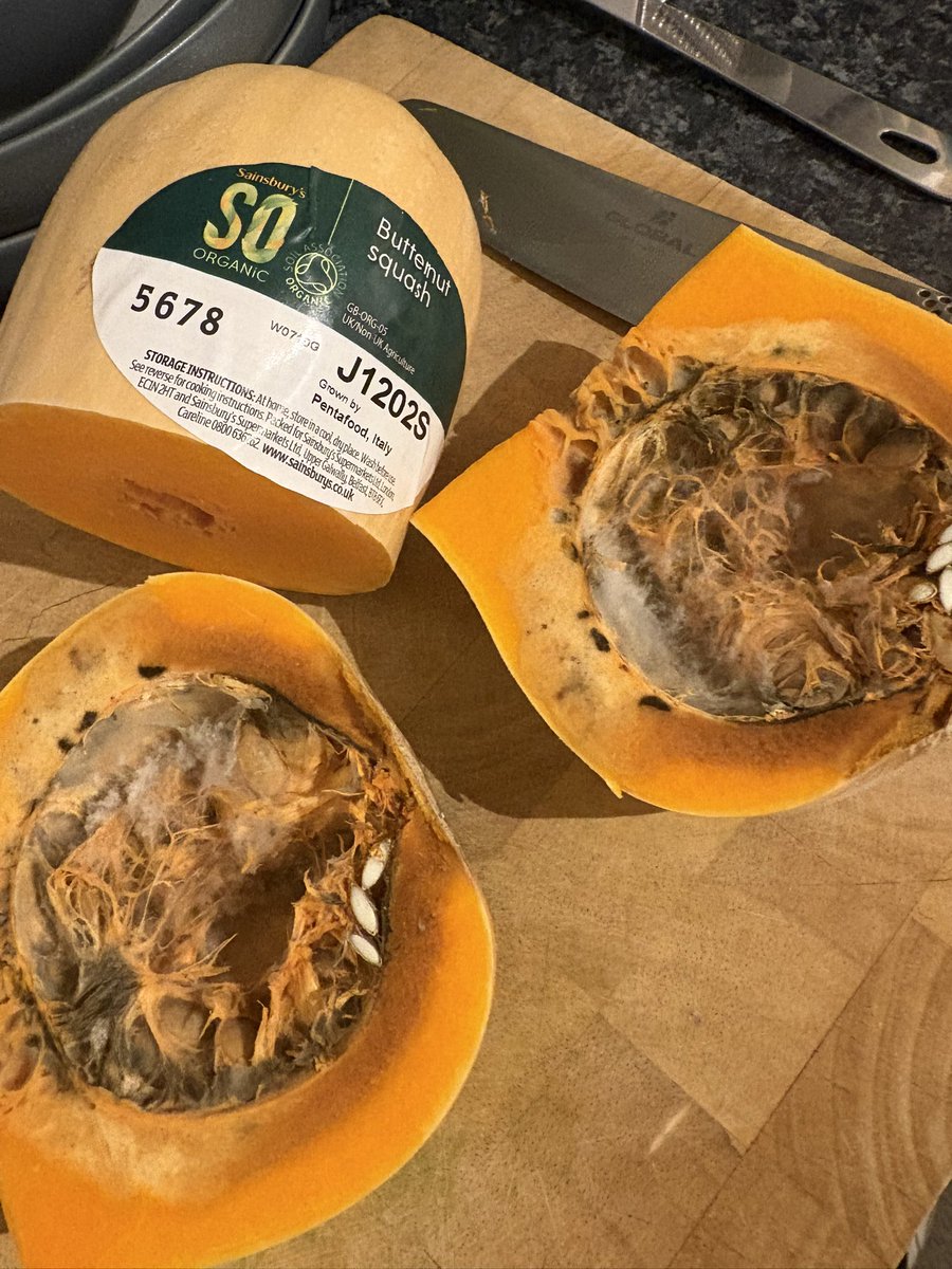 EmmaAnnSwain's tweet photo. @sainsburys tonight I cut open my #organic butternut squash purchased yesterday…mmmm what do you think? https://t.co/VtiwxEyx3W