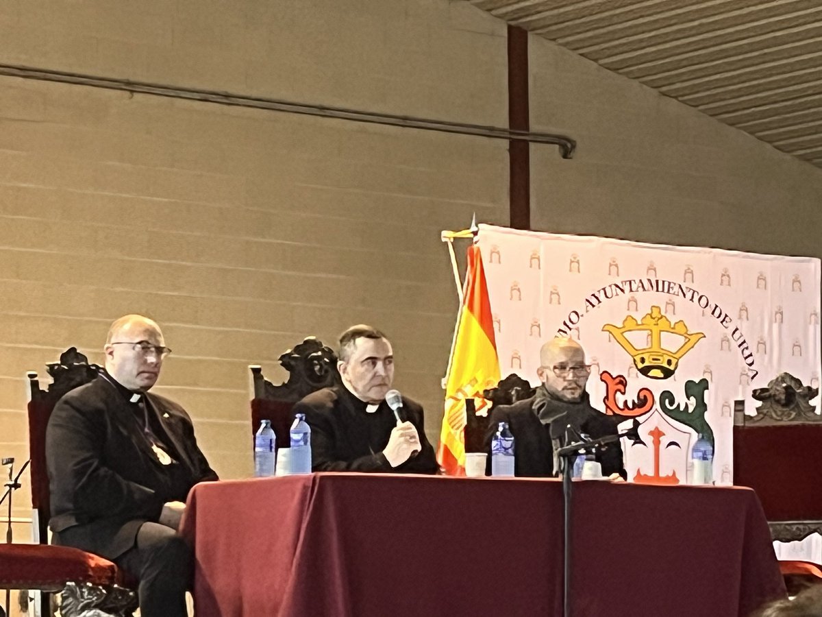 Representantes de la Hermandad de la Virgen de la Caridad y de la Hermandad de la Veracruz de Illescas han participado en Urda en el Jubileo de las Hermandades, peregrinos de esperanza. 
Nuestro arzobispo, don Francisco
nos ha recordado que tenemos que mostrar el Amor de Dios.