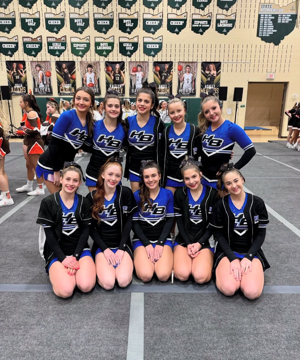 Bradley Cheerleading tweet media