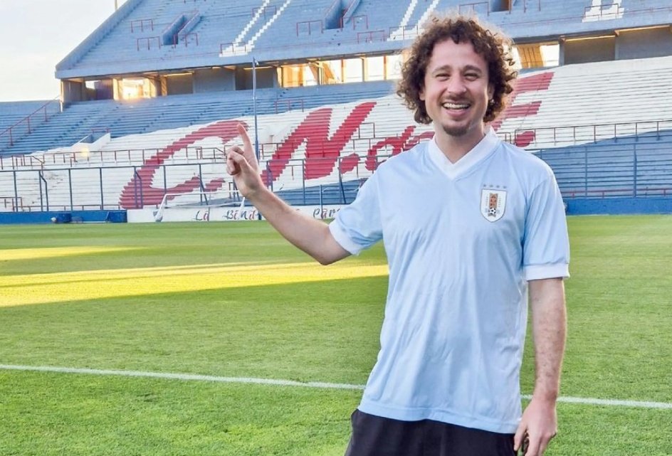 FranCarbonero_'s tweet photo. Vos un chetito rizado que se cansó de ningunear a Uruguay  ///// yo un grone que hace volteretas sacado de los barrios bajos de Cincinnati https://t.co/TRoFFhSKFI