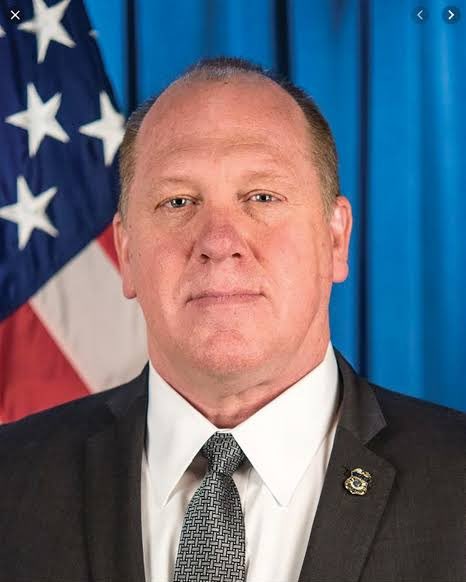 defense_civil25's tweet photo. 🚨Update: Border Czar Tom Homan says he will arrest Arizona Governor Katie Hobbs if she interferes in mass deportation of illegal aliens there!! 🇺🇸🇺🇸🇺🇸 https://t.co/fq6rNCcqAB