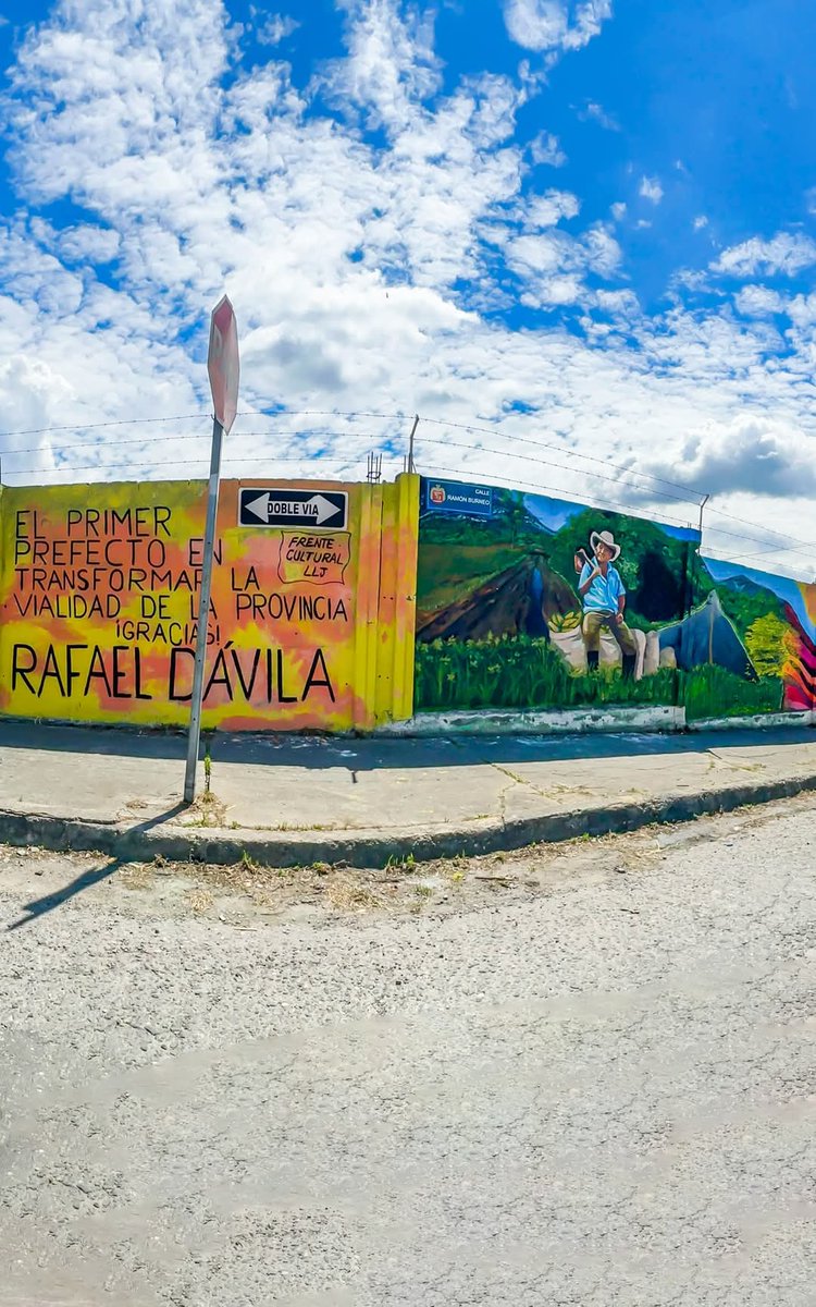 En Loja 

Excelente!!!

Muy bien <a href="/RafaelDavilaE/">Rafael Dávila Egüez</a>. El derecho de la gente a manifestarse y reconocer lo que debe.

Suerte y éxitos.