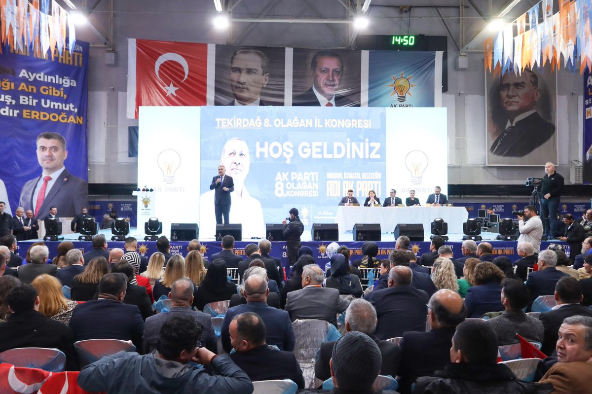 📍 İsmet İnönü Kapalı Spor Salonu

AK Parti Tekirdağ 8. Olağan İl Kongremizi, teşkilatımızın güçlü iradesi ve coşkulu atmosferiyle başarıyla gerçekleştirdik. Kongremize canlı bağlantı ile hitap eden Genel Başkanımız ve Cumhurbaşkanımız Sayın <a href="/RTErdogan/">Recep Tayyip Erdoğan</a>’a saygı ve hürmetlerimizi