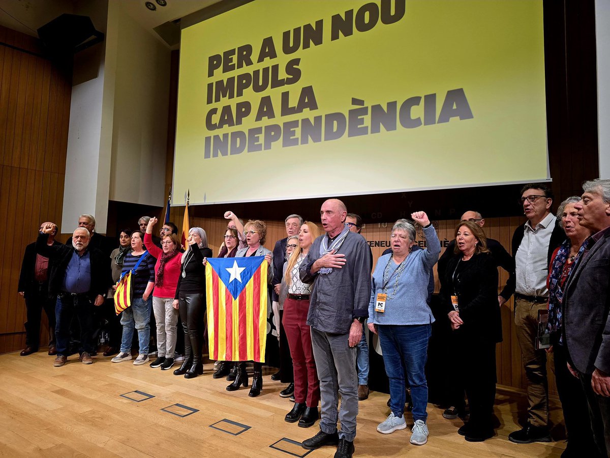 Aquest matí la Junta Gestora del Consell de la República ha assistit a la presentació del nou full de ruta de l’<a href="/assemblea/">Assemblea Nacional Catalana</a>: “Per a un nou impuls cap a la independència”. Una nova mirada per recuperar l’impuls i el camí cap a la independència, que necessitarà del concurs de totes