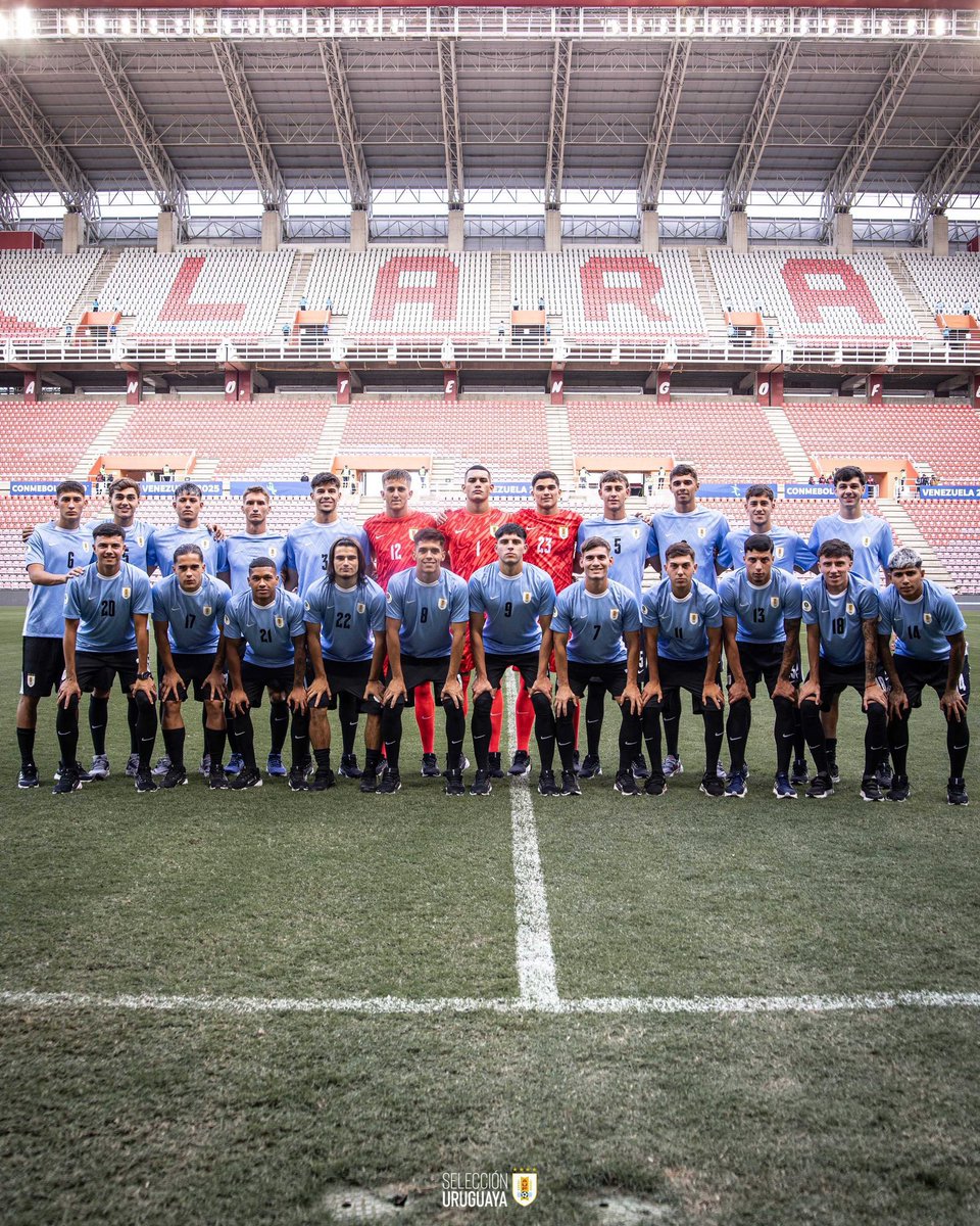 🇺🇾 CÓMO JUEGA URUGUAY SUB-20?

Este sábado <a href="/Uruguay/">Selección Uruguaya</a> sub-20 debuta en el Sudamericano contra Chile.

Algunos lineamientos de cómo juega, qué virtudes y defectos se ven claros, y qué jugadores hay que mirar de cerca.

Venite 🧵⬇️