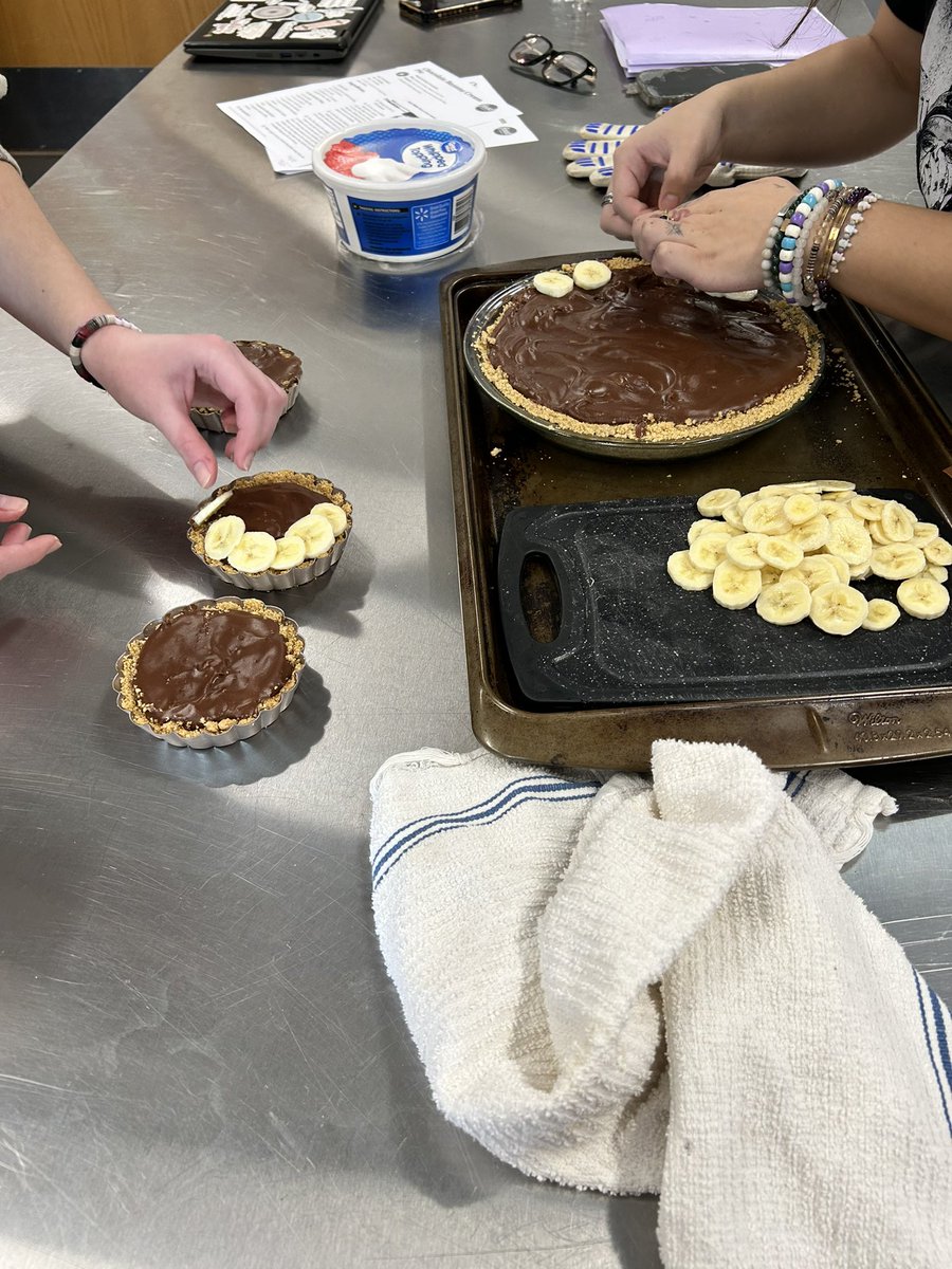 Erika Jones tweet media