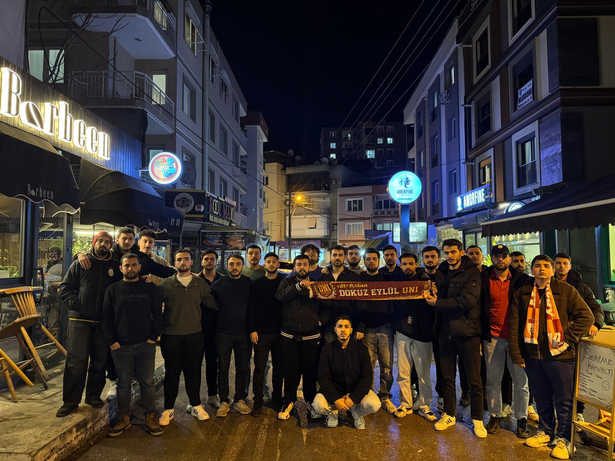 uAUNIDokuzEylul's tweet photo. KOLAY MI SAMİ YEN'DE ASLAN CİMBOMU YENMEK!

GALATASARAY'IMIZI konya karşısında hem İstanbul'da hem İzmir'de yalnız bırakmadık.

#ultrAslanUNI https://t.co/TI8lH3y6s5