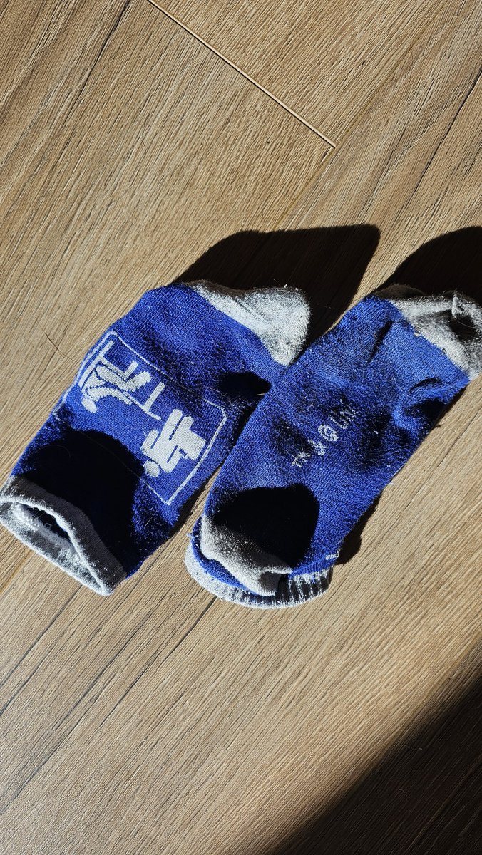 _all4honey's tweet photo. Auctioning off MORE sweaty gym socks! Wore these ALL week to the gym and they fucking REEK! What lucky bitch is gonna get them this time??
Bidding starts at $25 and ends tonight at 10pm CST ♡ 
Comment on this post to place your bids!! https://t.co/50axB5I80R
