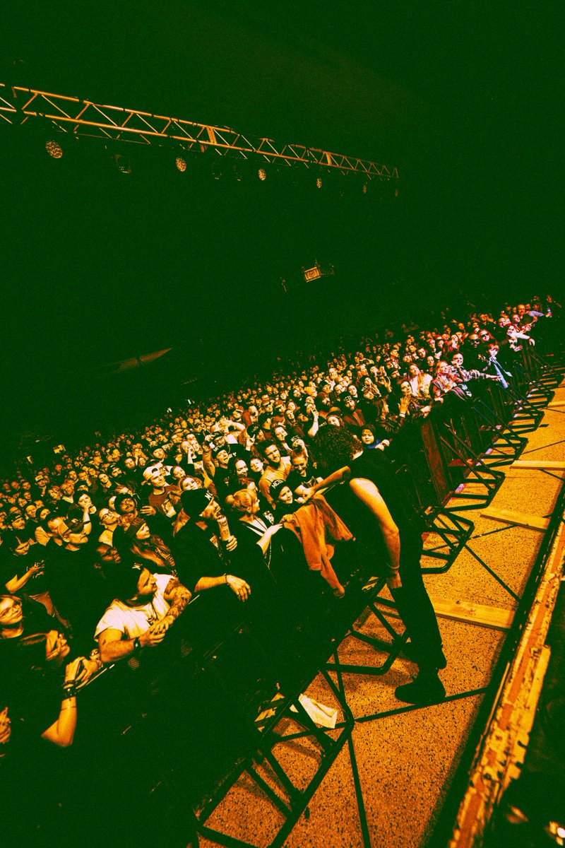 jamesatcg's tweet photo. ONE OF OUR FAVOURITE SHOWS TO DATE! THANK YOU FOR YOUR LOVE INDIANAPOLIS, WE WON'T BE FORGETTING THAT ONE ANYTIME SOON!
SHOUT OUT TO @highly_suspect FOR HAVING US ON THESE SHOWS!

GRAND RAPIDS TONIGHT!

PHOTOS BY @chandlerdoesthings https://t.co/TQKoNYjUNT