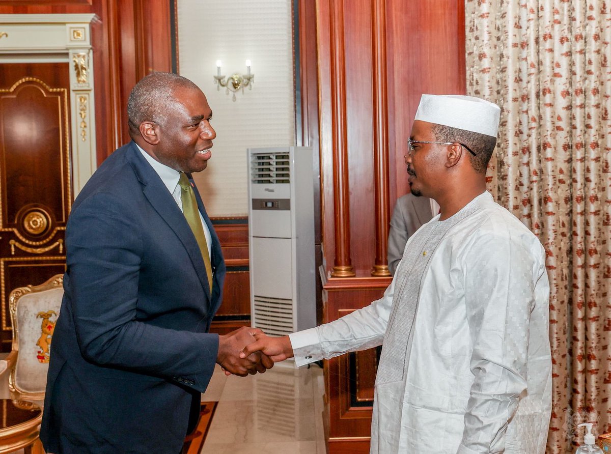Aujourd’hui j’ai parlé avec le Président Deby et le Ministre des Affaires Etrangères Koulamallah de l’impact dévastateur du conflit soudanais sur la région. Je félicite le Tchad pour leur soutien aux presque un million de personnes qui y ont fui.