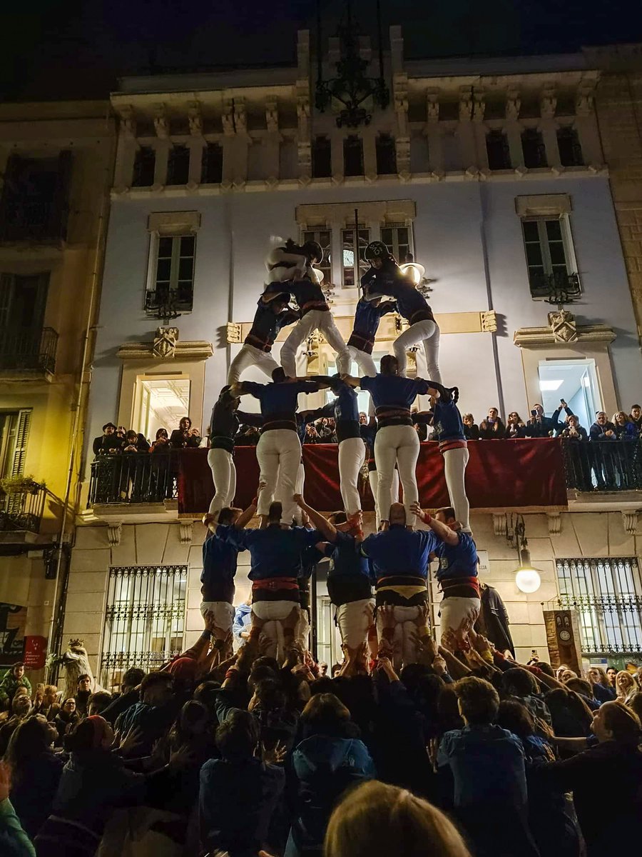 Castellers de la Vila de Gràcia tweet media