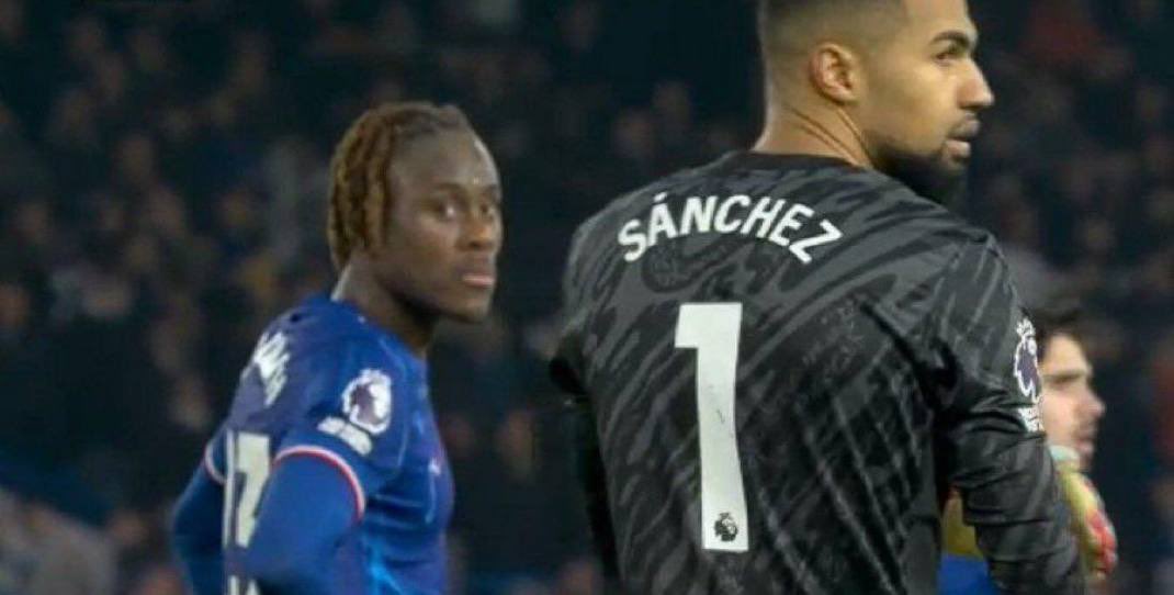 Sanchez will be the reason why Enzo will be fired. He shd continue to defend and play him always.