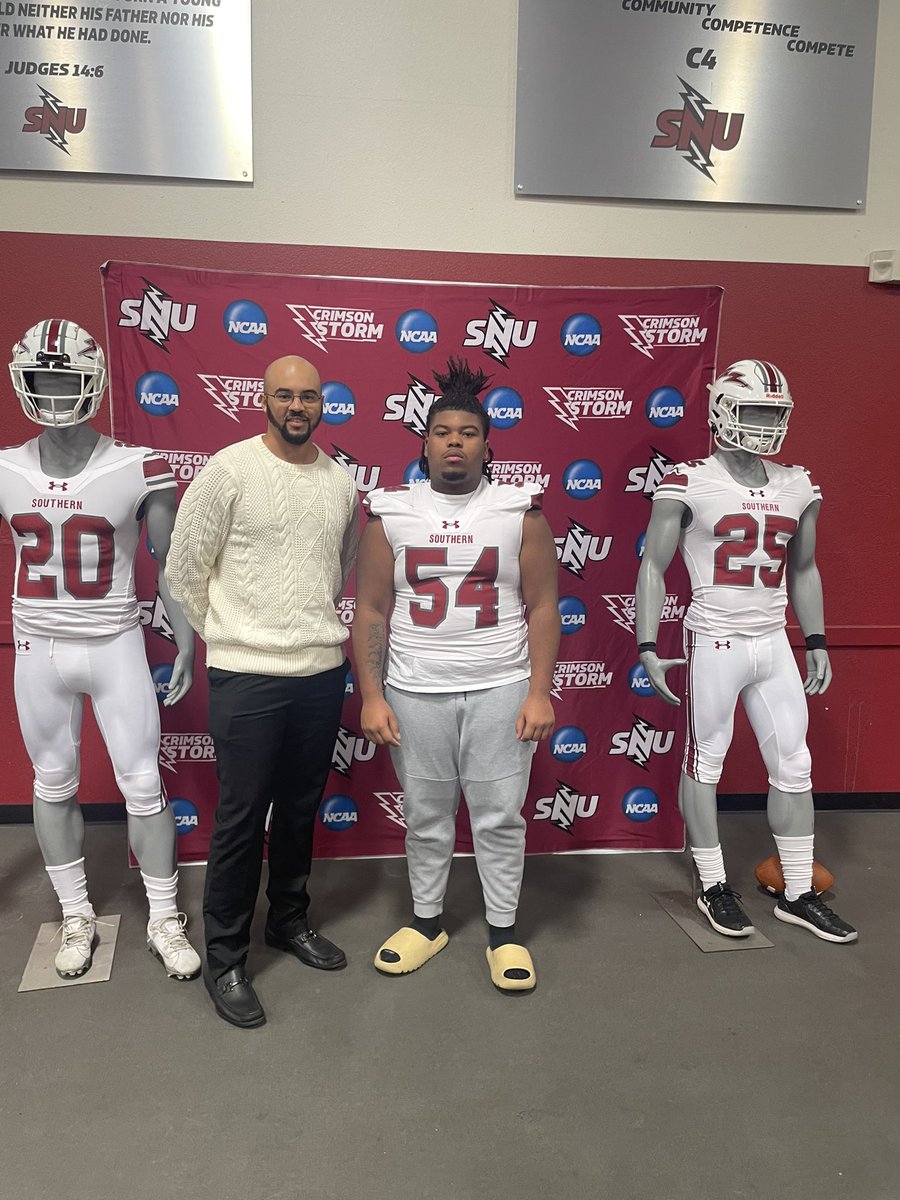 After a great conversation with <a href="/Datcoachwest/">Datcoachwest</a> and <a href="/CoachLove28/">James Love</a> I’m blessed to receive a offer from <a href="/SNUFootball/">SNU Football</a> <a href="/Coach_Rob_J/">Robert Jones</a> @CharvisKelley <a href="/kjbreckenridge/">KJ Breck</a> <a href="/KilbyMcGuire/">Kilby McGuire</a> #CDEPT #DCWEIGHTROOM💪🏾