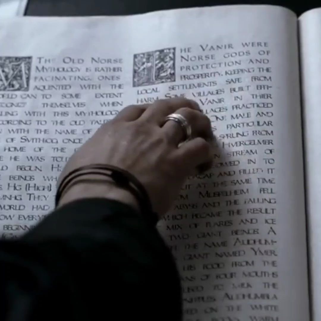abstractcas's tweet photo. forever missing dean’s ring <3 https://t.co/zkEnHh7P6x
