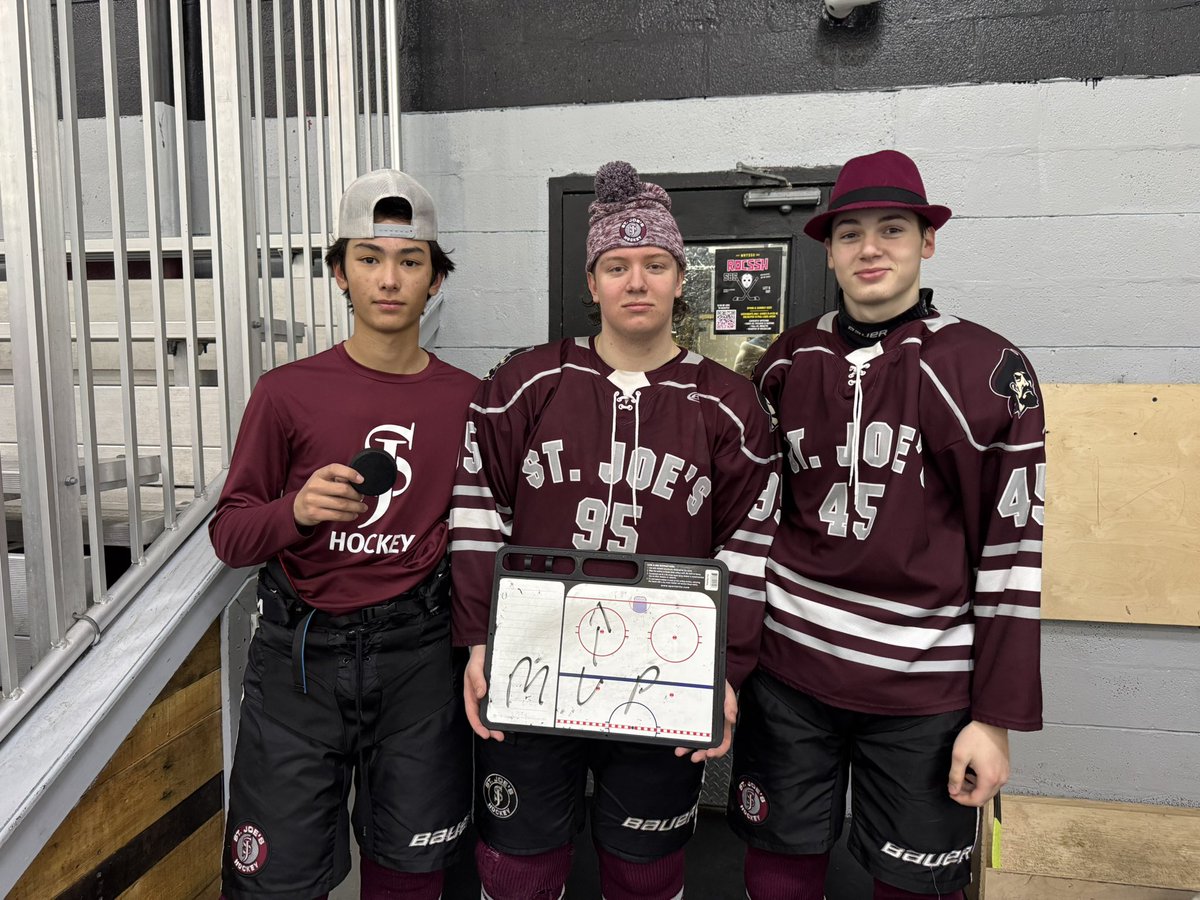 SJCIVarMaroon's tweet photo. VarMar with a gut check come from behind 4-3 win down the 90 against McQuaid.  Lucas Walker (G) with the game puck, Matt Armento with outstanding D gets the Fedora, Vince Maly (GWG) gets the MVP. Materese strong in the nets to give us 7 wins in a row! #RollVarMar https://t.co/Dyt1dTf4vA