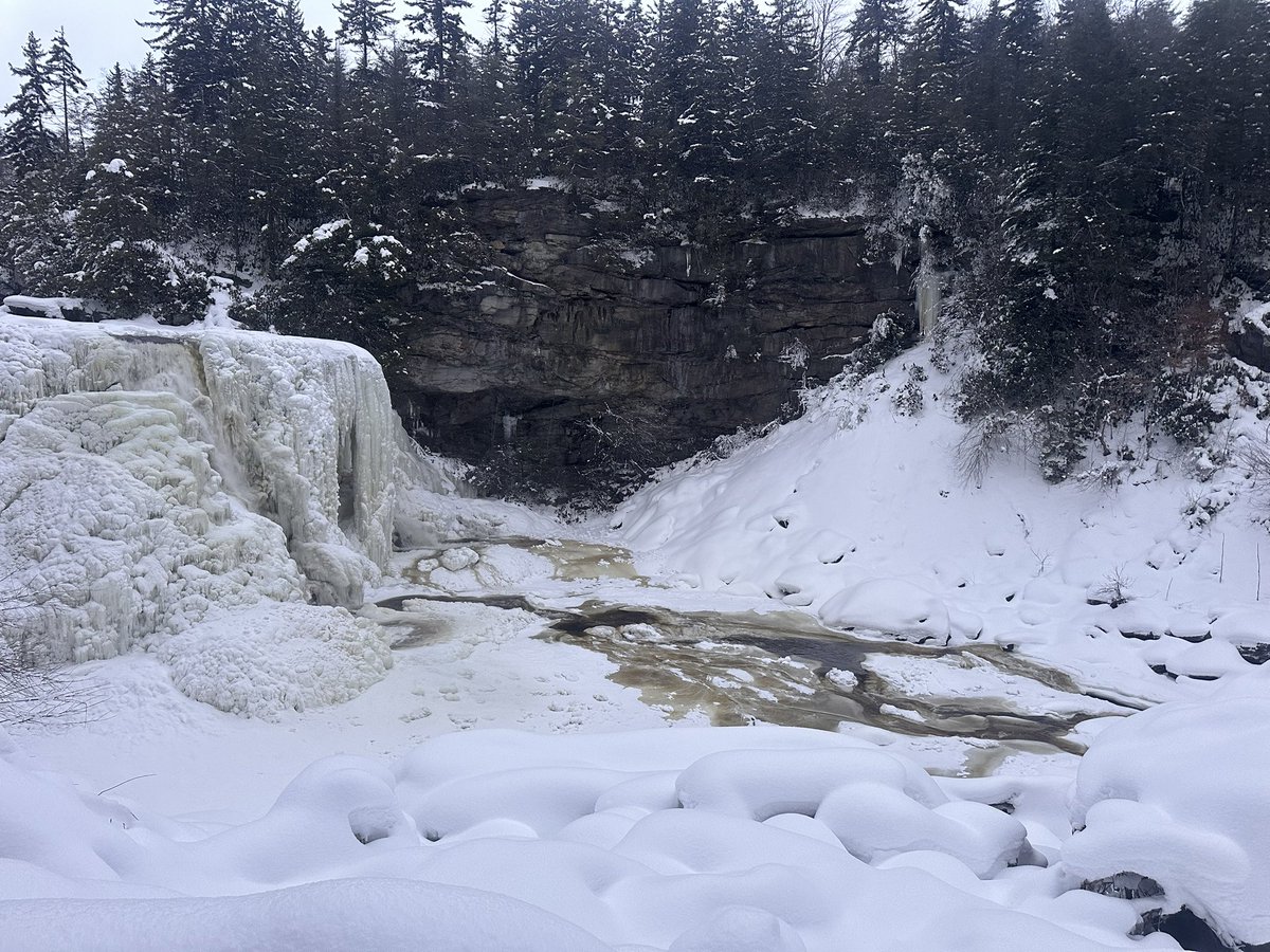 Black water falls is beautiful during the winter😮‍💨