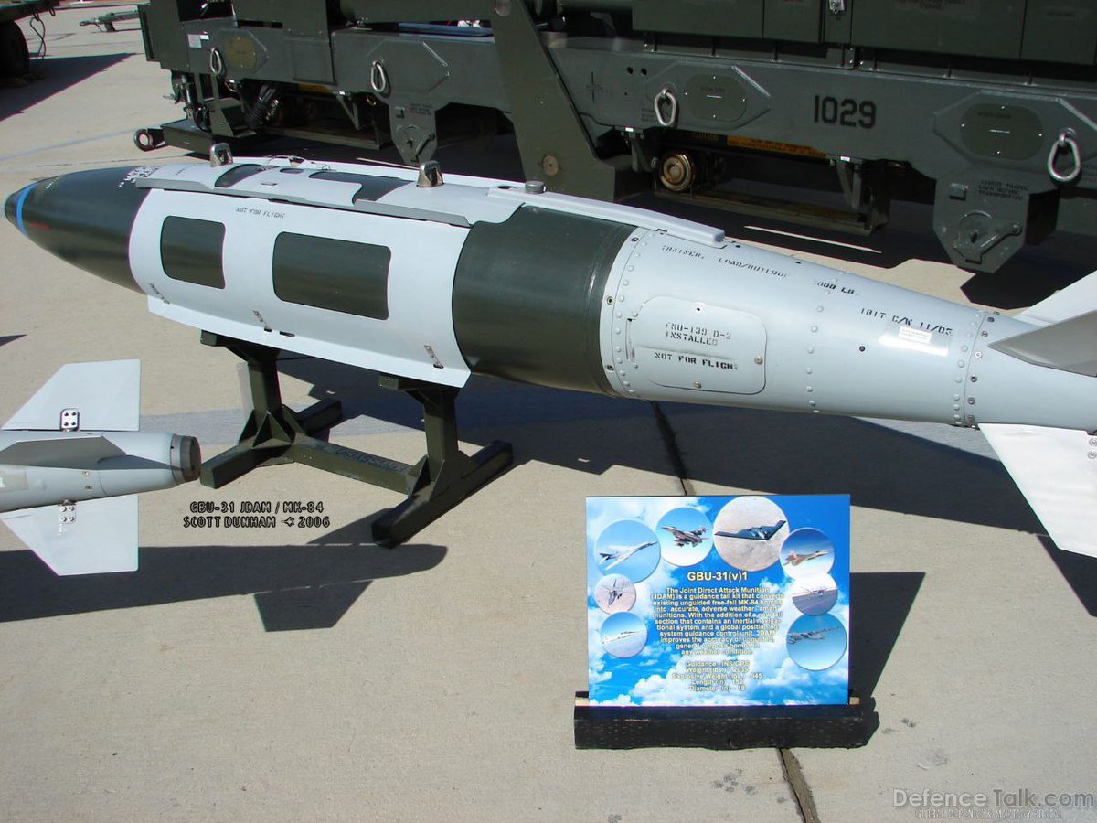 IranNewsAgency0's tweet photo. ⚡🇺🇸🇮🇱تکمیلی/پرزيدنت ترامپ دستور داد 1800 بمب هوایی MK84 به اسرائیل منتقل شود که قبلاً ممنوعیت انتقال آنها توسط بایدن وجود داشت.

 همان محموله ای که دولت بایدن آن را به تاخیر انداخت. https://t.co/jxRRjGazNq