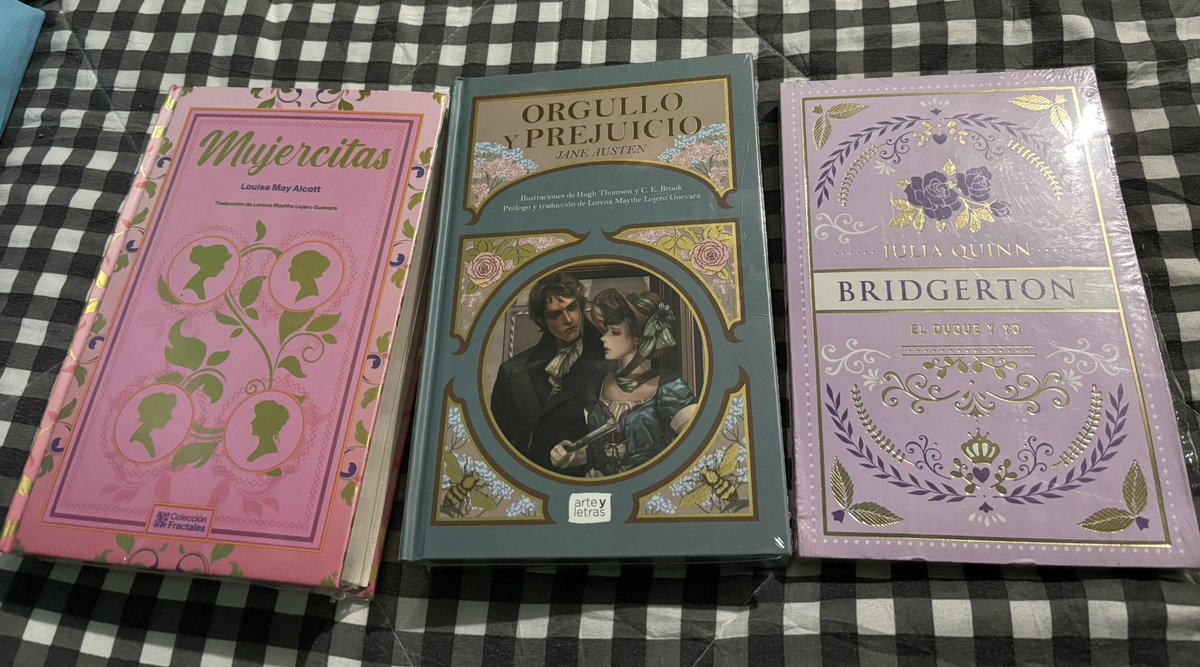 KittyCute9696's tweet photo. Iniciando colección de libros físicos 

#Book https://t.co/cJA955ym61