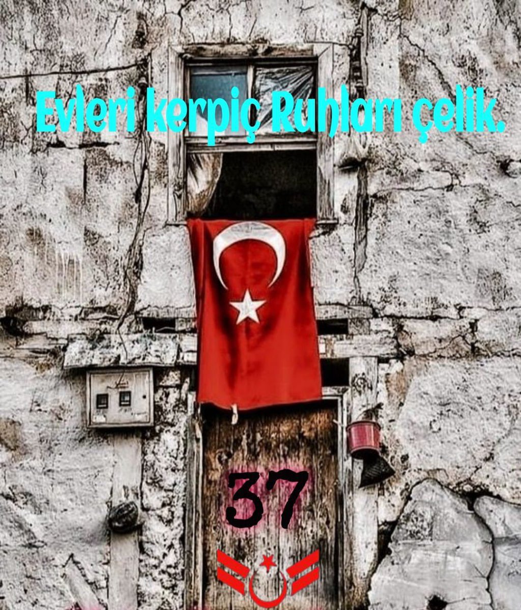En düşük emekli aylığını yükselteceğiz diyerek emekli memur maaşlarıyla nerdeyse eşitlediniz.
Benden kesilen emekli keseneği Sgk lı işcinin 4 katı kesildi.
#UzmanÇavuş olarak Dağda taşta operasyonda kazandığımız maaşımdan kesilen emekli sandığı keseneklerinin karşılığını