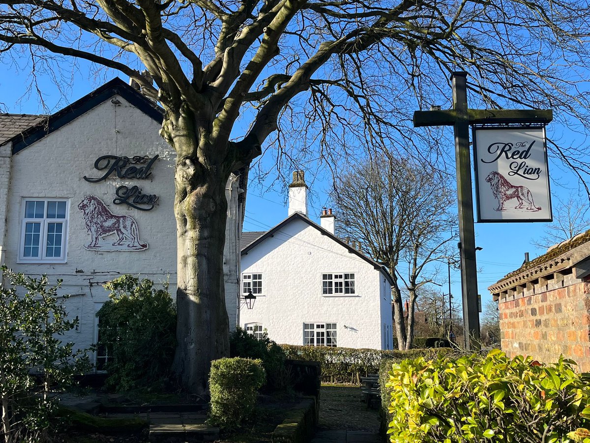 We were back to our usual type of socialising. Eating! A great turnout (18 of us) on a cold blue-sky day but there was a very warm atmosphere inside. What else would you expect for the WI? A return to the Red Lion. 
#redlioninn #moore #cheshire #wi #friendship