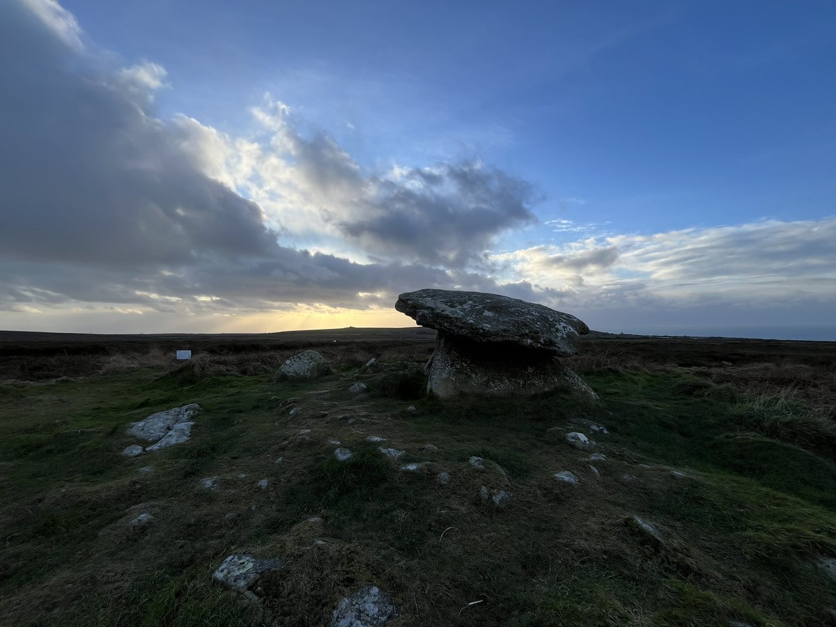 EvocativeCorn's tweet image. Zennor loop then dusk at Chun Quoit.