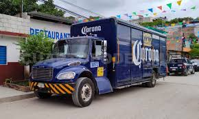 CorresponsalsMX's tweet photo. 🚨IMPARABLE LA VIOLENCIA EN #Guerrero 
CRIMINALES VAN CONTRA REPARTIDORES DE PRODUCTOS.
ESTE FIN DE SEMANA PARARON LABORES EMPLEADOS DE COCA-COLA,#PEPSI, #CORONA, #BONAFONT Y #FUD, TRAS ASESINATO DE 3 EMPLEADOS EN #ACAPULCO.
Los empleados de las empresas se declararon en paro temportal tras el asesinato de tres repartidores de coca-cola y Corona día 23 de enero cerca de la Costera Miguel Alemán y playa Las Hamacas.
#Guerrero #Negocios #Turismo @EvelynSalgadoP #Estados