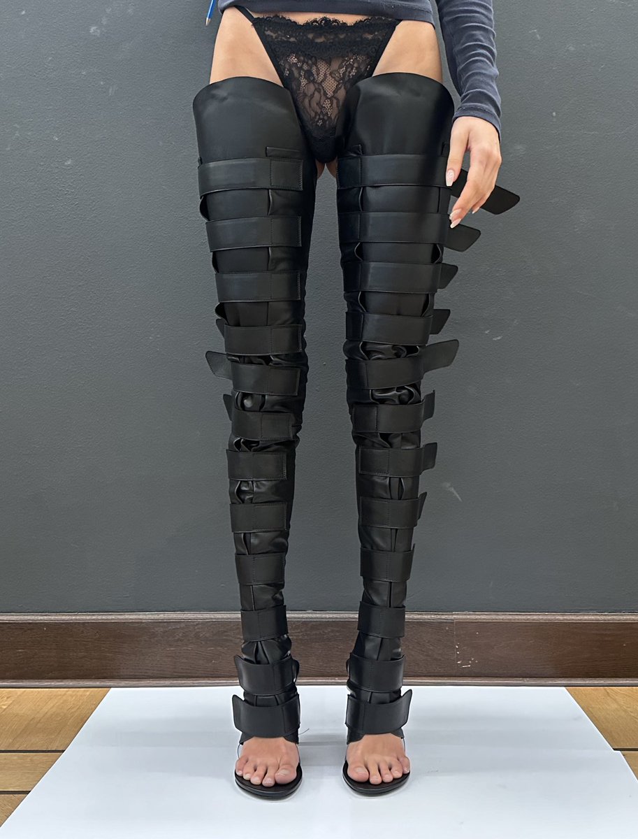 MOWALOLA_'s tweet image. Mowalola footwear this year. 

Made in Italy.