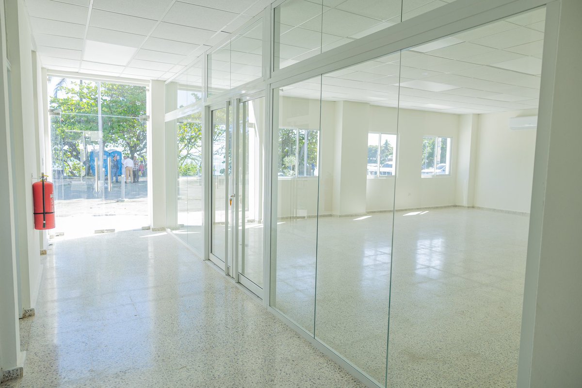 El día de hoy el Ministro @deligneascencionburgos en compañía del Ministro de la presidencia <a href="/jose_paliza/">José Angel Aldo Paliza Rivera</a> dejaron inaugurado el edificio de los periodistas en la provincia de Puerto Plata. 

Estás instalaciones constan de 385 metros cuadrados de construcción con 2 niveles; con