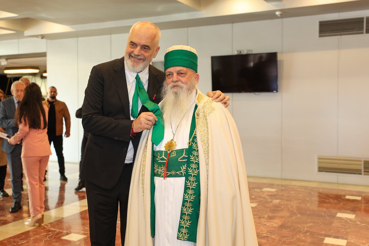 95 vite Kryegjyshata Botërore Bektashiane në Shqipëri – 95 vite paqe, dashuri, shqiptari! ❤️🇦🇱