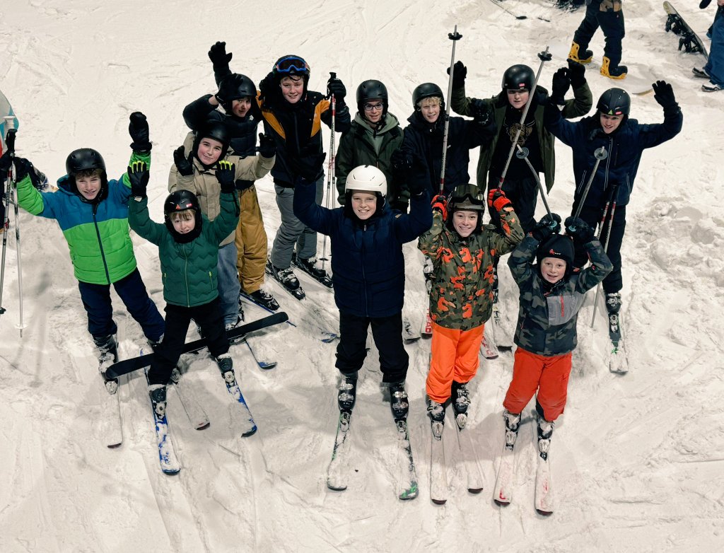 Winterstop letterlijk nemen, <a href="/LVVUVS/">UVS</a> JO 14-3 kan dat!  Teamuitstap in de sneeuw!