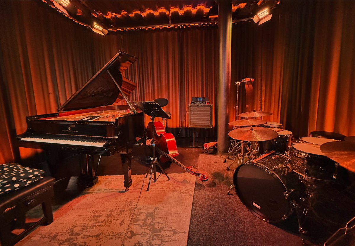 Pospo's tweet photo. Kris Davis Trio, Live #krisdavis #krisdavistrio #vortexjazzclub #jazz #dalston #london #live #soldout https://t.co/Nqpu7eEnPa