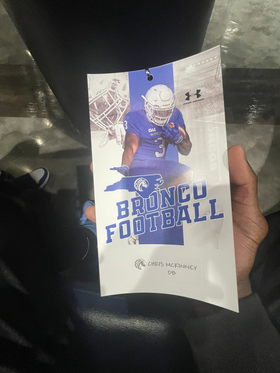 Chrismvkinney21's tweet photo. Had a great visit today at Fayetteville State! Would like to Thank @Fsubroncos_fb and @CoachBunn_ for the opportunity. Bronco Pridee!! 💙🤍
@RonnieMac626 @GoldsboroFball @HBCUSports1 @imthebigErn https://t.co/uNV8uGAxUD