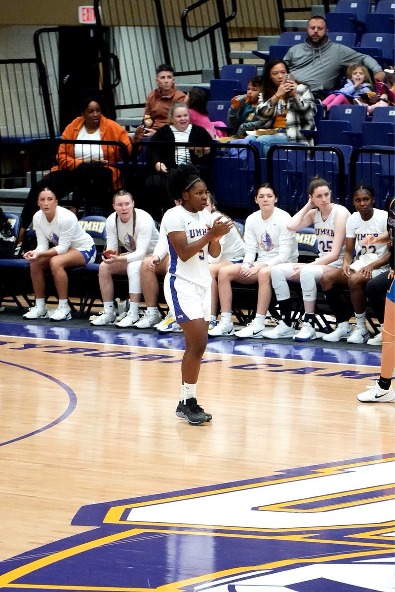 cruwomenshoops's tweet photo. First Half Flicks 📸
#gocru https://t.co/vWBmUJonXE