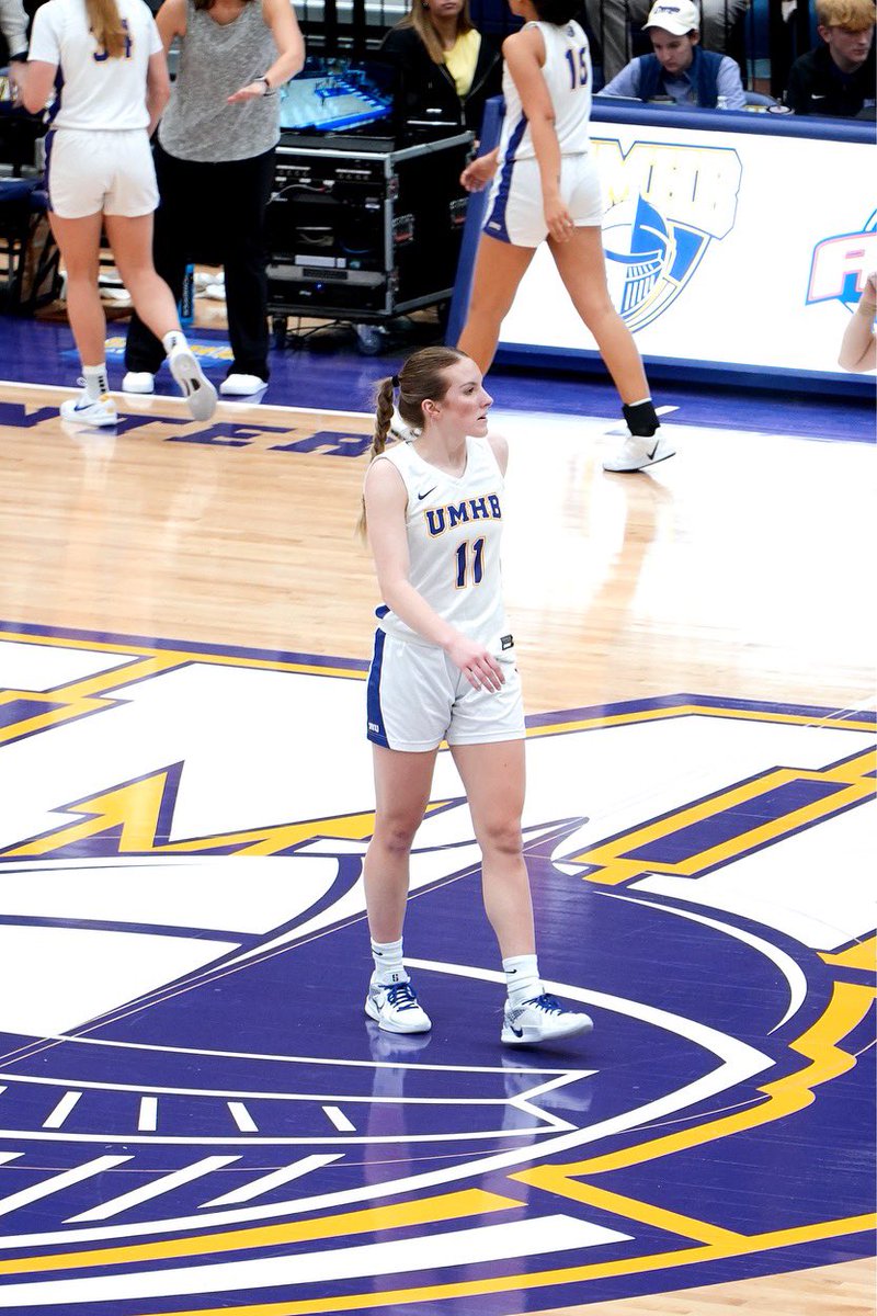 cruwomenshoops's tweet photo. First Half Flicks 📸
#gocru https://t.co/vWBmUJonXE