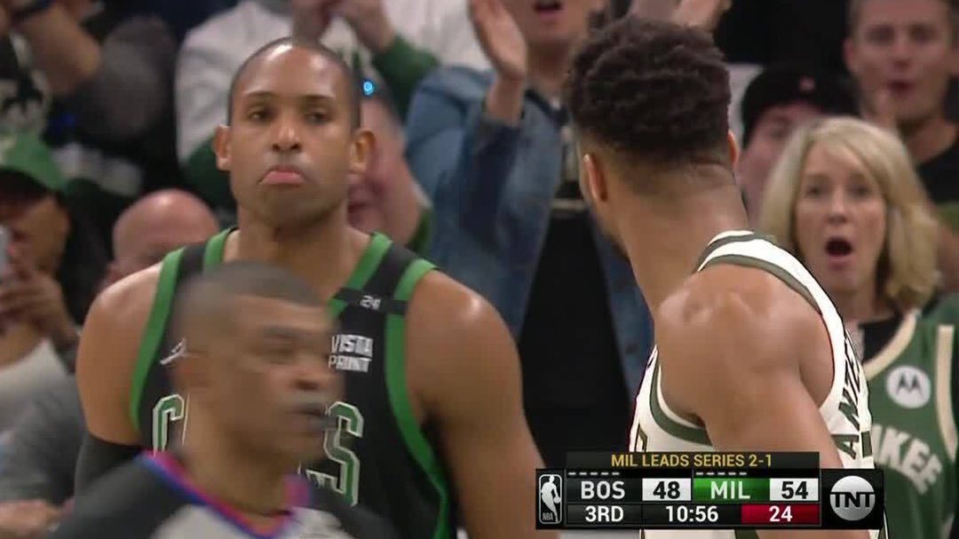 Riley ❄️ (@rileysbetter) on Twitter photo 