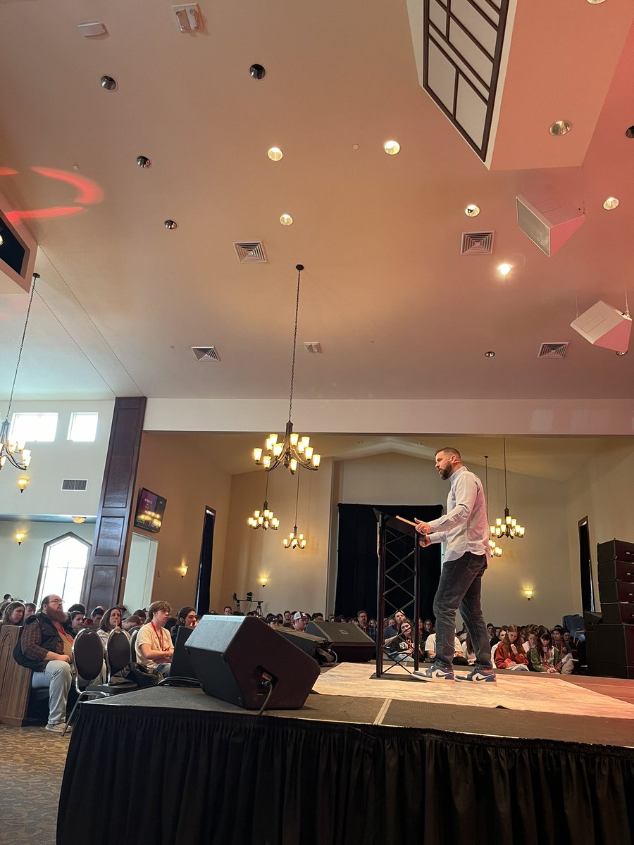 jaredcwilson's tweet photo. “Kingdom citizens pursue purity of heart.” - our guy @JaredBumpers going in on Matthew 5:13 at #READY25. https://t.co/CE7zhLVilL