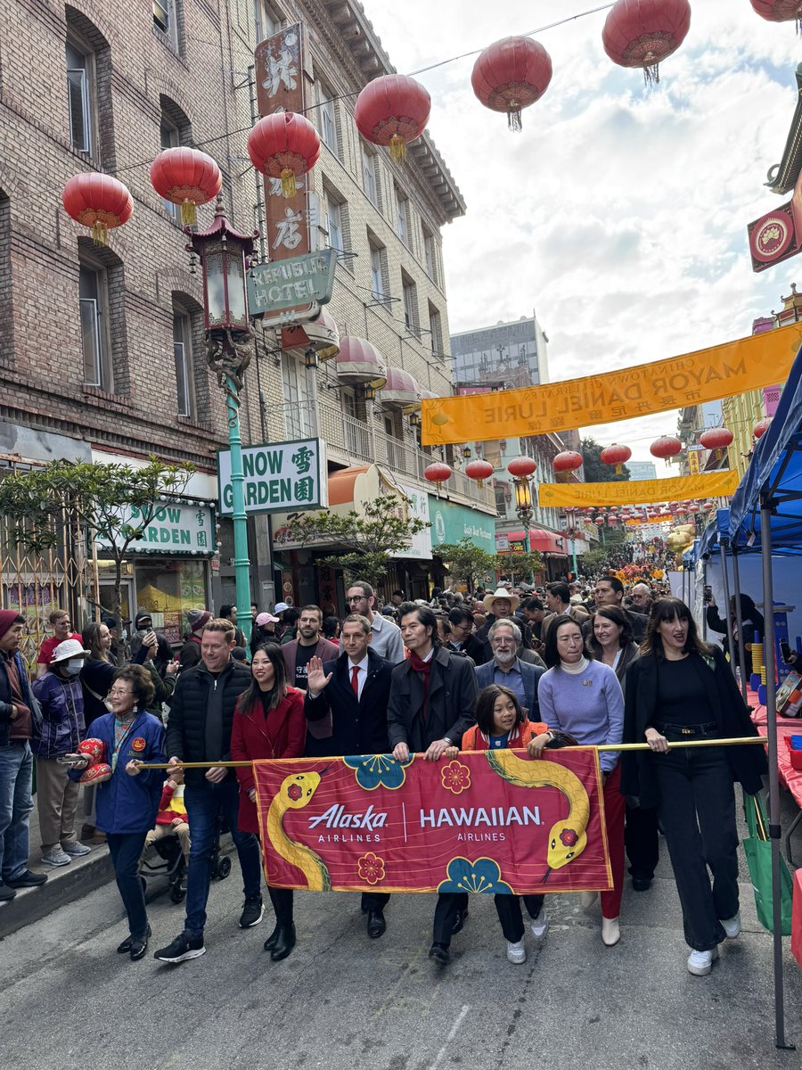 Starting off the weekend with an amazing Lunar New Year Parade. Over the next couple of weeks, there will be even more ways to enjoy the festivities. A big thank you to the Chinese Chamber of Commerce for organizing this wonderful neighborhood event!