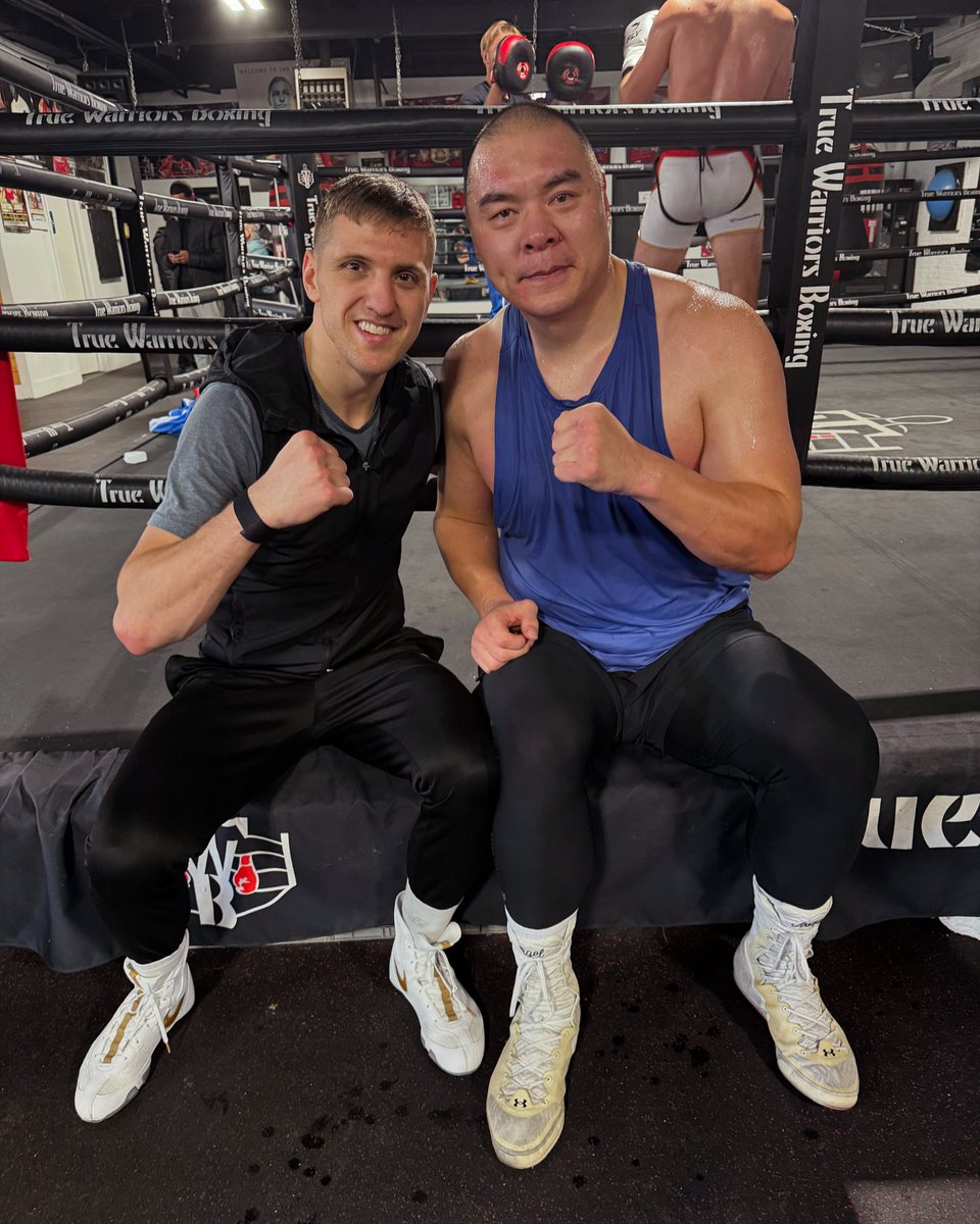 Z Zhang Zhilei po treningu💥

Meldujemy się w Stanach Zjednoczonych!🇺🇸 Za tydzień walka – jesteśmy gotowi na 100%! 💥 Dziękujemy za wsparcie i trzymajcie kciuki!