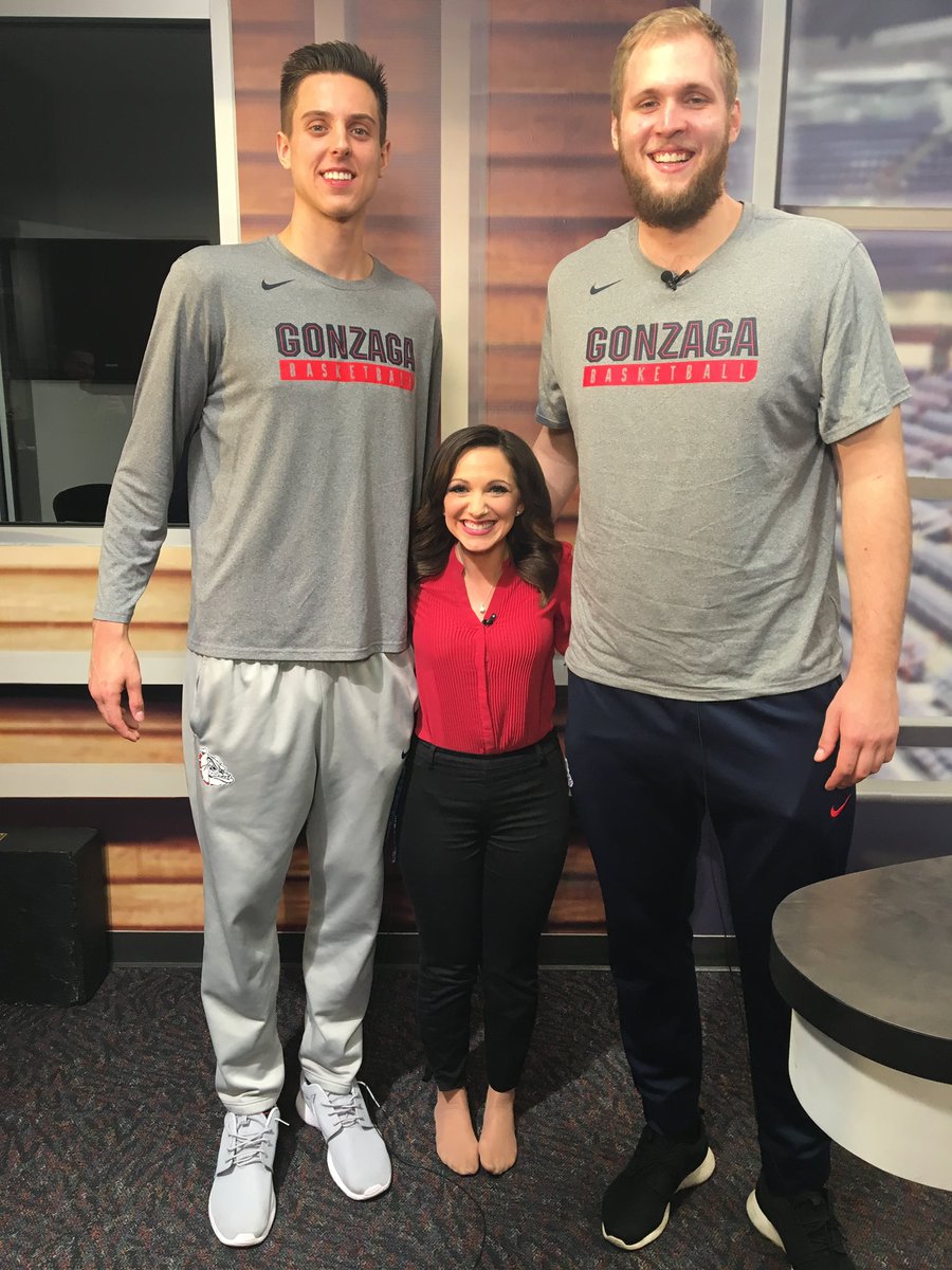 Hey <a href="/PKarnowski/">Przemek Karnowski</a> I’m at the <a href="/ArizonaMBB/">Arizona Basketball</a> game, wanna recreate this picture of us from your <a href="/ZagMBB/">Gonzaga Basketball</a> days?
