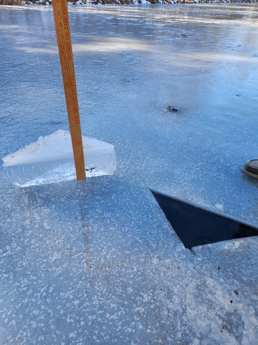 MidloSnowMaker's tweet photo. What an amazing cold stretch in the coldest month of the winter.  I measured 5" thick on a near by pond in Powhatan. The ski Slope is epic as well. https://t.co/2IG6UwnX5R