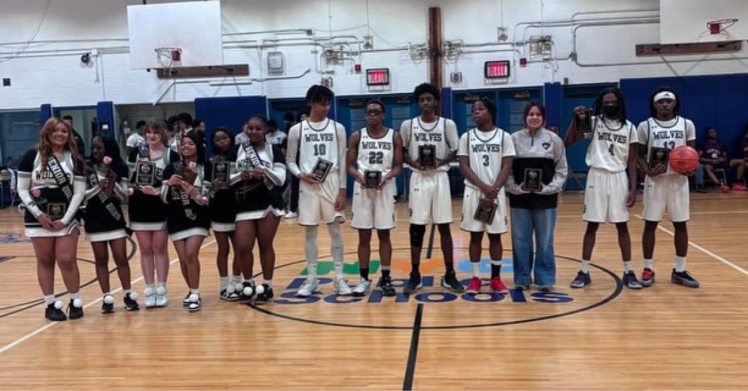 CIOBCitywide's tweet photo. A memorable Senior Night on Friday with a big BK Collaborative win! 🎉🏀 Shoutout to the incredible seniors on the Boys Basketball and Cheer Teams for making it unforgettable. Proud of you all! #SeniorNight #BCSStrong #Teamwork @NYCSchools @nycpsal @DOEChancellor @ElaineLindsey20 https://t.co/ulZQIOYwJE