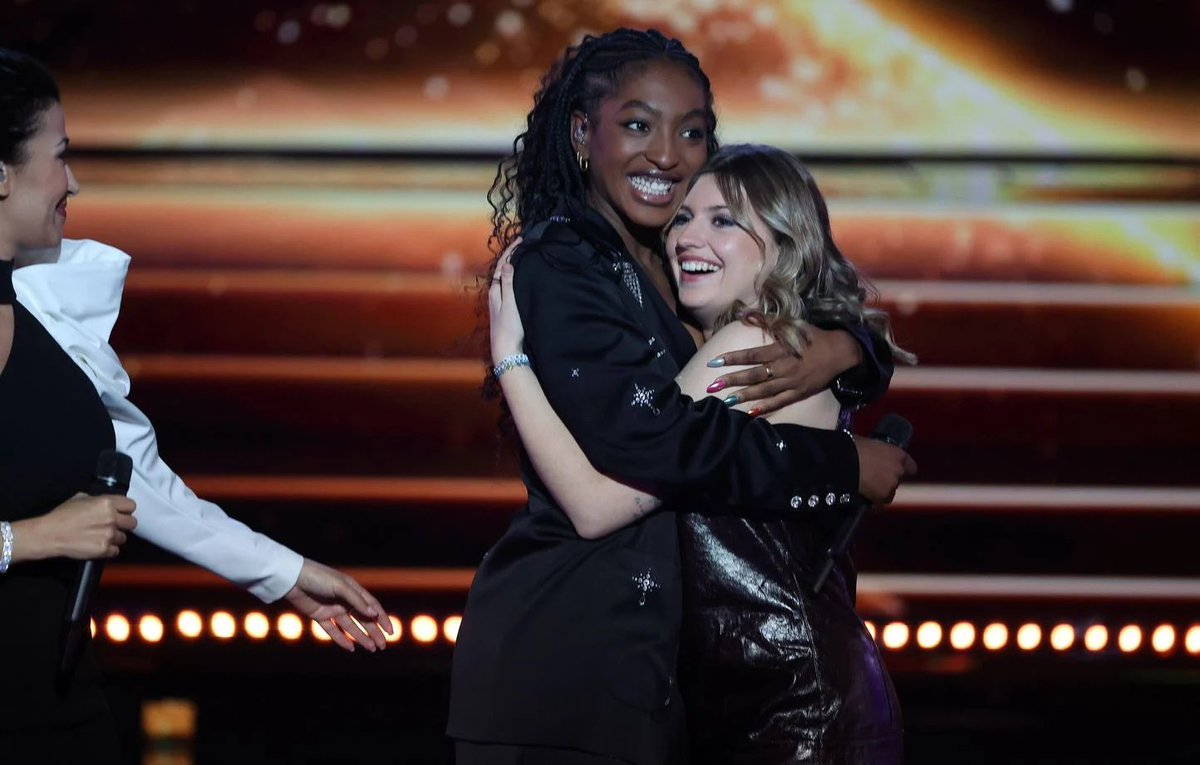 Il est bon de rappeler que peu importe la gagnante ce soir, cela n’aura pas d’impact direct sur notre vie. Vos propos malveillants, eux, auront des répercussions. Chaque mot compte et peut laisser une marque profonde. Choisissons la bienveillance. ✨ #StarAcademyleLive