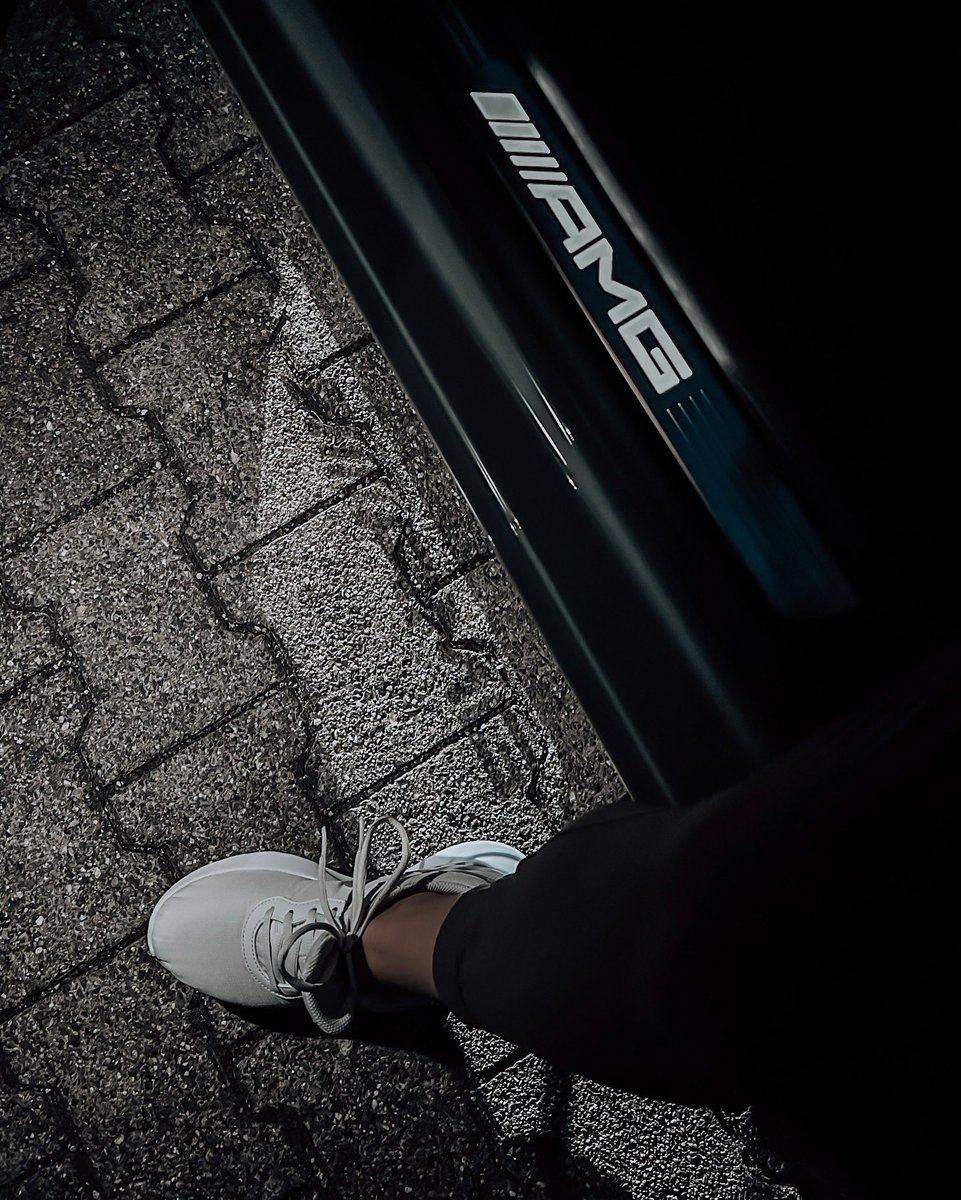 herminsche308's tweet photo. #VIBESNIGHT #photography #amg https://t.co/VheLzVP9VO