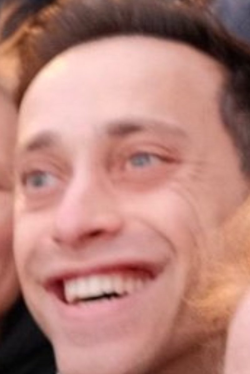 Wählt sie ab.
Schickt sie in die Opposition. 
Nehmt ihnen ihre Privilegien. 
Nehmt ihnen jede Macht.
Und beraubt sie ihres toxischen Einflusses.