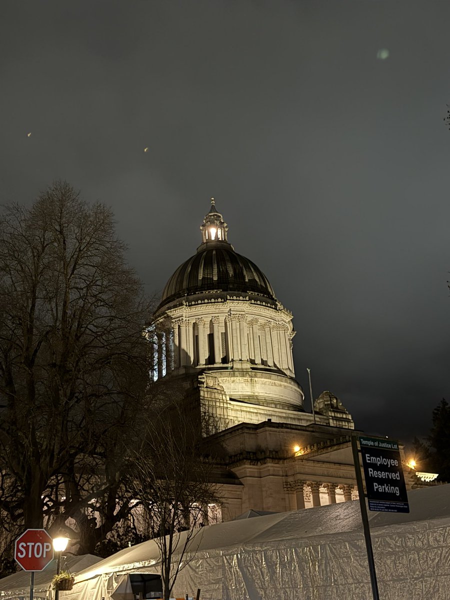 She’s beautiful at any time of day and from any angle. #waleg