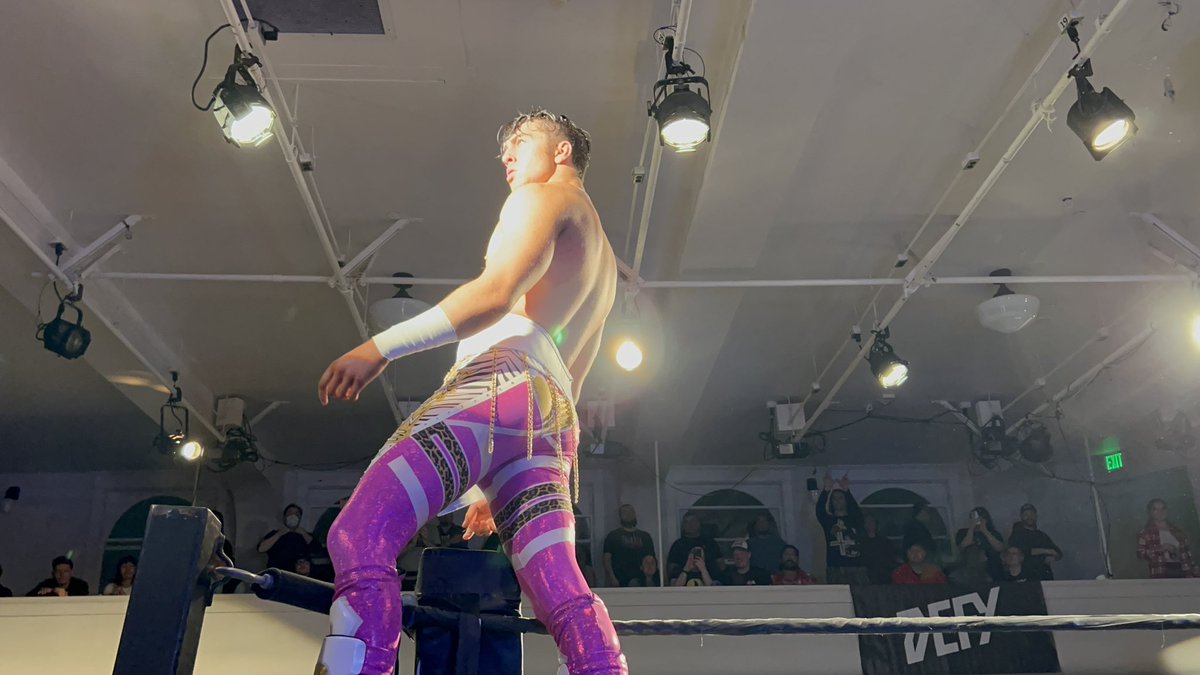 TaKaNoMeKevin's tweet photo. Triangler DTD at Washington Hall in Seattle (48/?)
#tjpw
#defynw
#TrianglerDTD
#山下実優
#GringoLoco
#NickWayne https://t.co/ItpytbIKBY