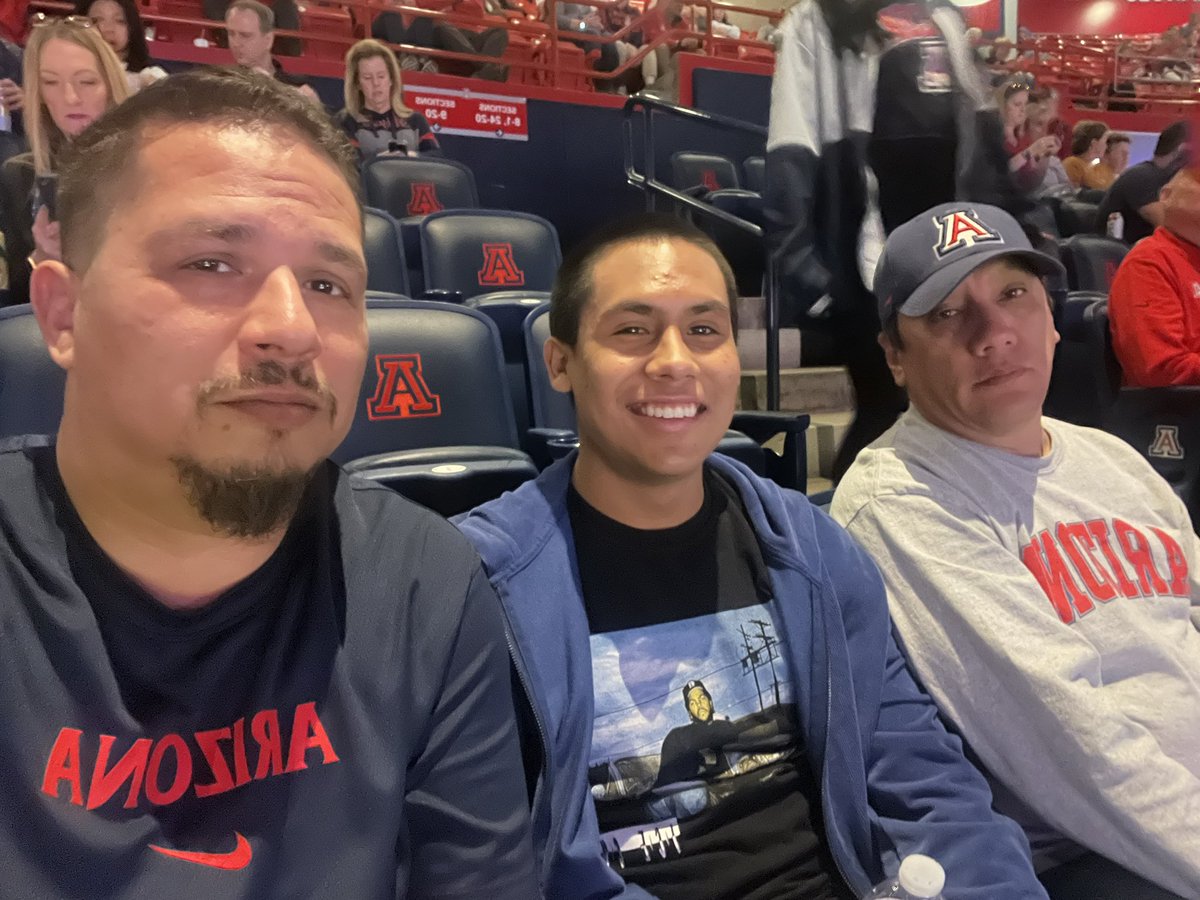 sandovalvr's tweet photo. Let’s go Cats! #BearDown https://t.co/n2LaKbhL9e