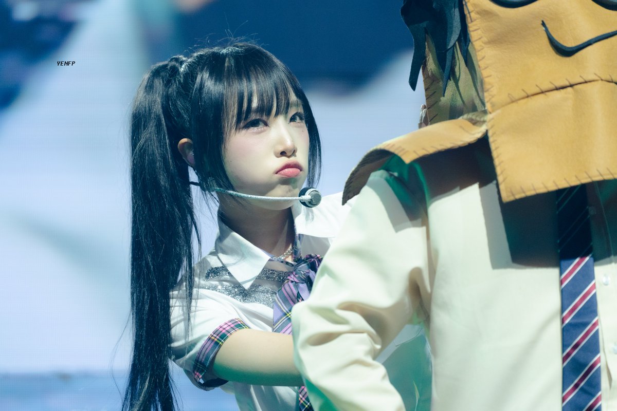 YENA_ENFP's tweet photo. 250125 YENA 1ST CONCERT <네모로부터 시작하는 이세계! 여행> 

#네모로부터시작하는이세계여행
#최예나 #예나 #YENA https://t.co/r7Iv0CHL7s